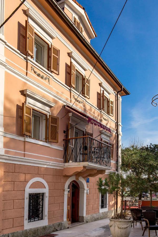 Beautiful Apartment House On The Seaside Ika Bagian luar foto