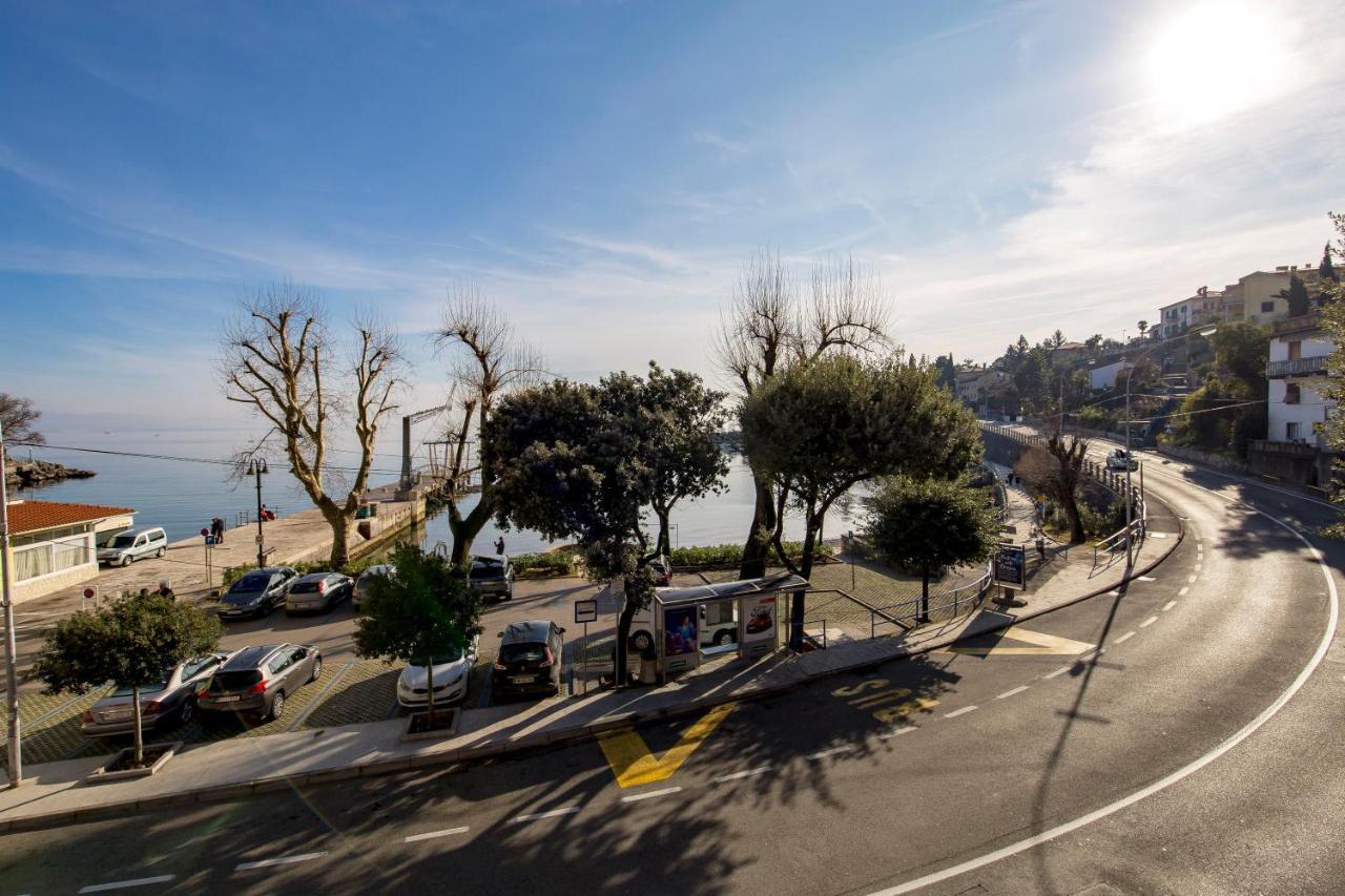 Beautiful Apartment House On The Seaside Ika Bagian luar foto