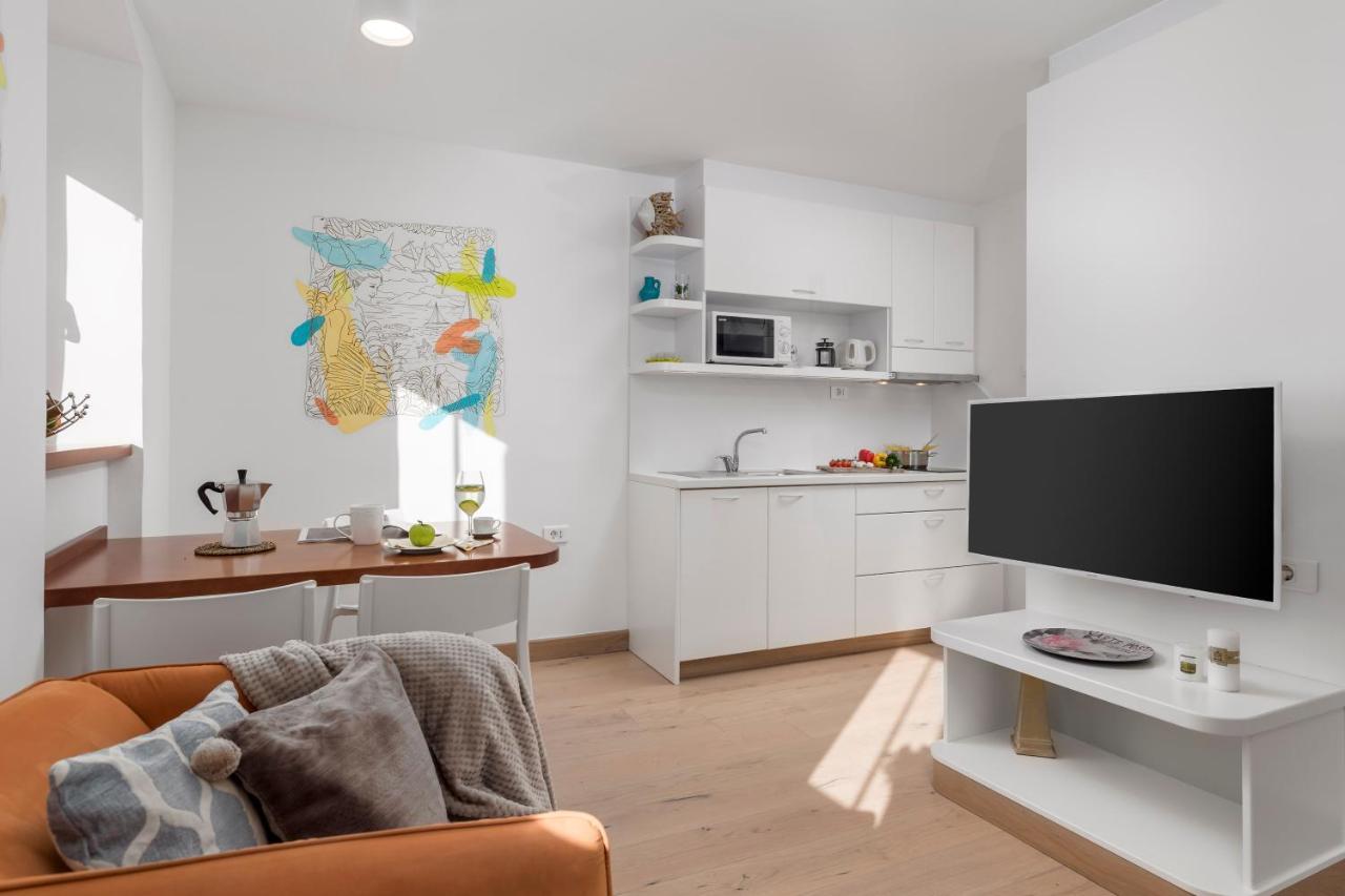 Beautiful Apartment House On The Seaside Ika Bagian luar foto