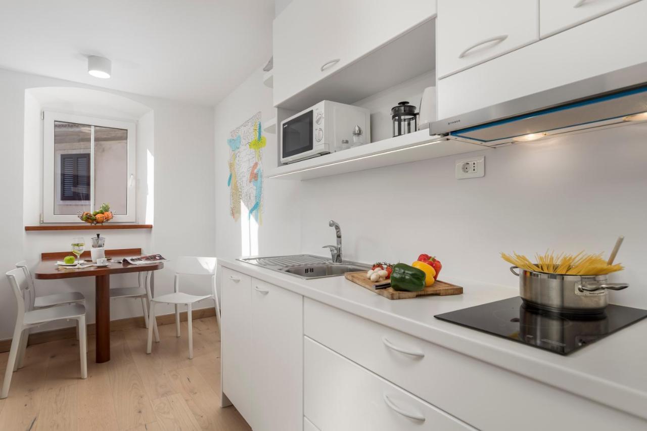 Beautiful Apartment House On The Seaside Ika Bagian luar foto